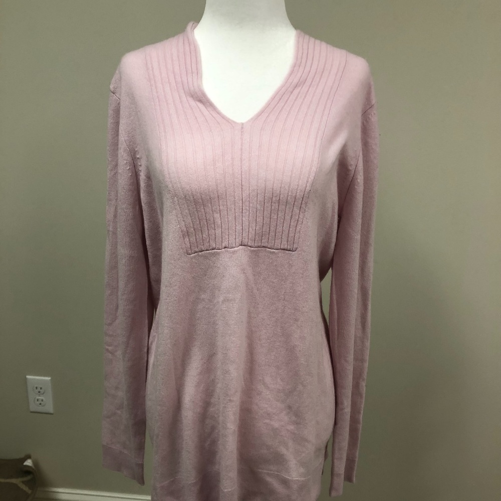 Pink V-neck Cashmere Sweater from Griffen